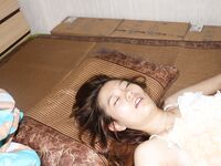 周末老婆不在家 叫小姨子來家裡吃飯 下葯迷翻各種姿勢干她的小嫩B