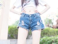 海角社區亂倫叔父之迷玩粉鮑處女二侄女 開發一下小侄女的處女地 亂倫甄選收藏 高清