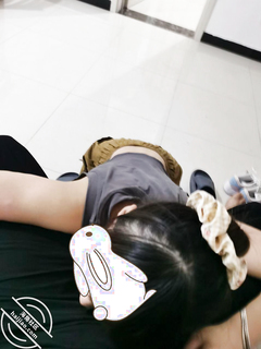 海角社區禽獸父親破處18歲蘿莉女兒後續 喂閨女吃春Y後悔不已累的我的老腰都快斷了