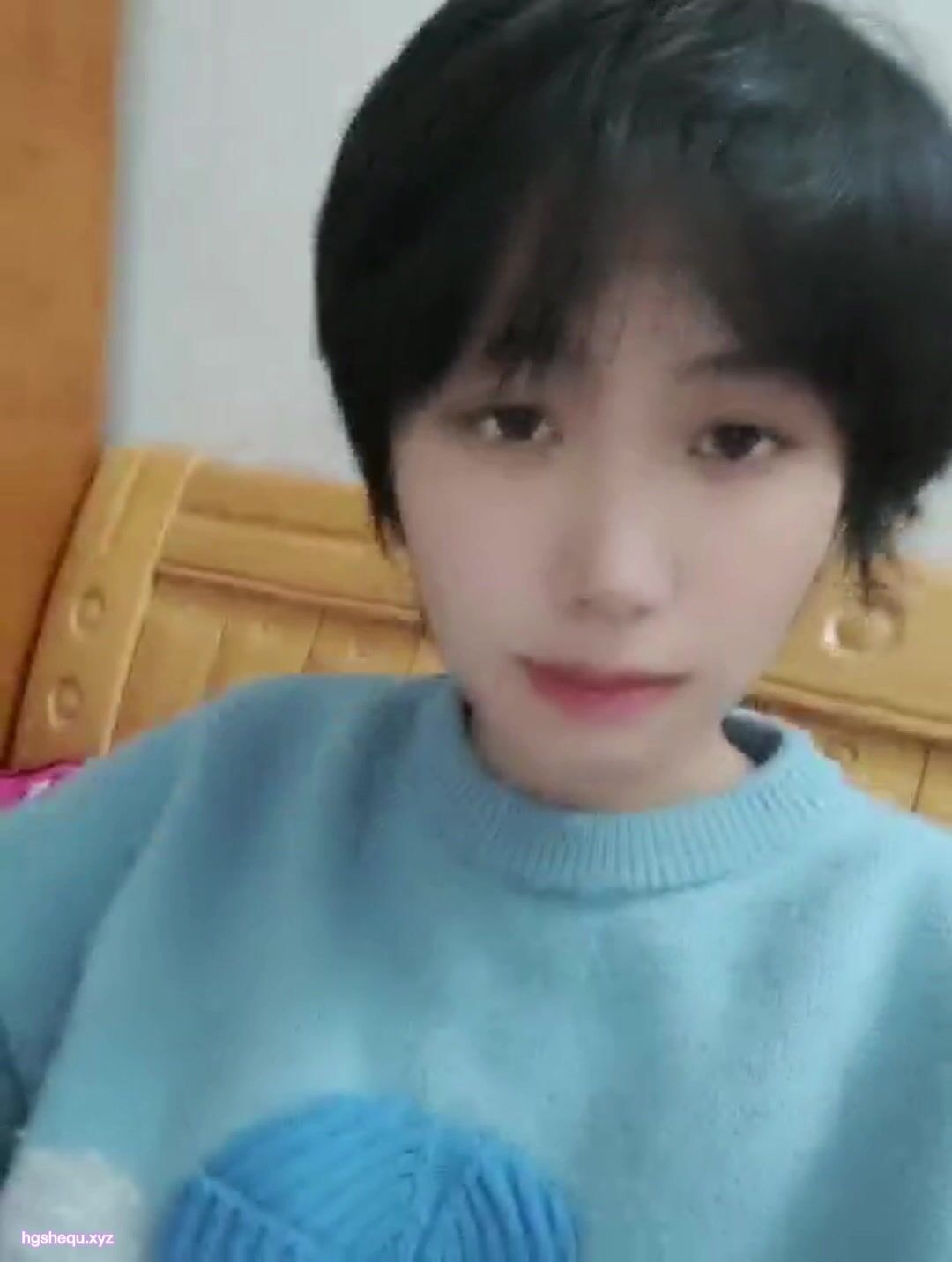 極品蘿莉音聲控露臉反差小嫩妹【比心陪玩小雪】私人高價定製紫薇裸身完成任務(37)