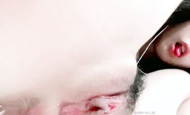 極品蘿莉音聲控露臉反差小嫩妹【比心陪玩小雪】私人高價定製紫薇裸身完成任務 (43)