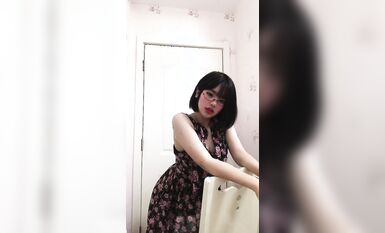 皮皮蝦網紅純欲女神【在下小羊】人前傲女，人後母狗，被金主包養定製私拍各種裸舞紫薇視頻207V (102)