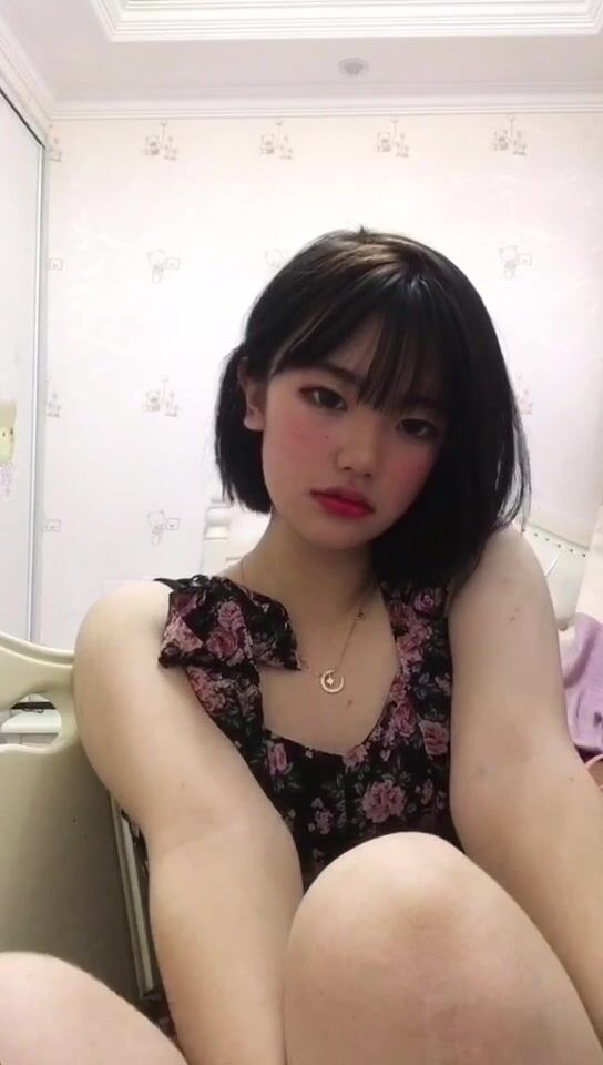 皮皮蝦網紅純欲女神【在下小羊】人前傲女，人後母狗，被金主包養定製私拍各種裸舞紫薇視頻207V (104)