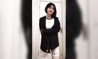 皮皮蝦網紅純欲女神【在下小羊】人前傲女，人後母狗，被金主包養定製私拍各種裸舞紫薇視頻207V (11)