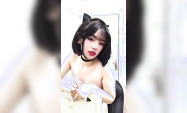 皮皮蝦網紅純欲女神【在下小羊】人前傲女，人後母狗，被金主包養定製私拍各種裸舞紫薇視頻207V (129)