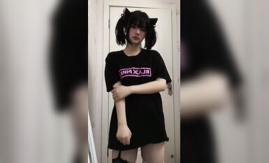 皮皮蝦網紅純欲女神【在下小羊】人前傲女，人後母狗，被金主包養定製私拍各種裸舞紫薇視頻207V (13)