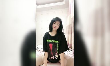 皮皮蝦網紅純欲女神【在下小羊】人前傲女，人後母狗，被金主包養定製私拍各種裸舞紫薇視頻207V (158)