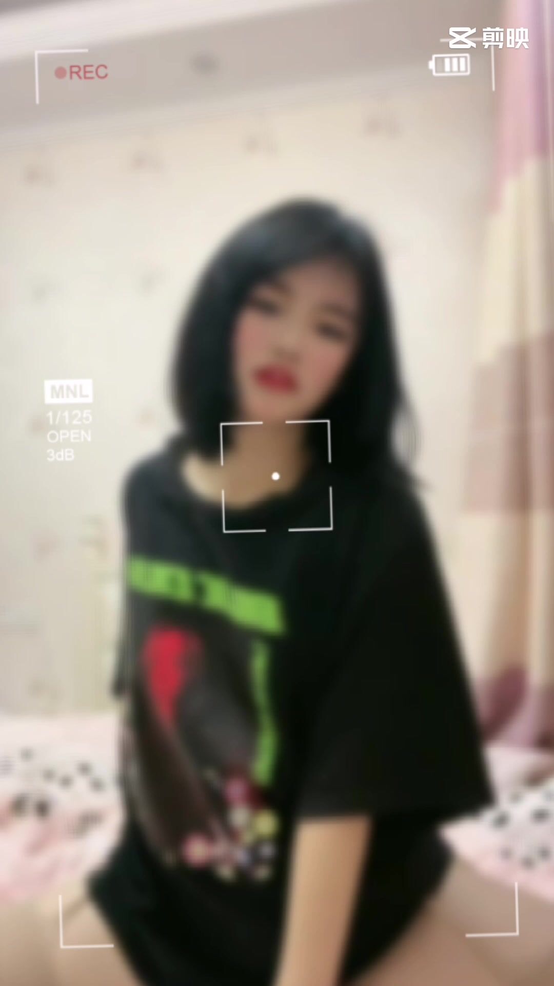 皮皮蝦網紅純欲女神【在下小羊】人前傲女，人後母狗，被金主包養定製私拍各種裸舞紫薇視頻207V (180)