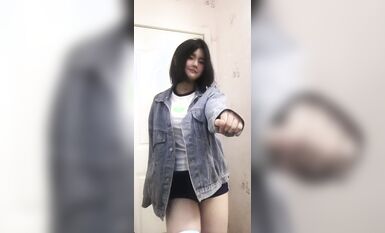 皮皮蝦網紅純欲女神【在下小羊】人前傲女，人後母狗，被金主包養定製私拍各種裸舞紫薇視頻207V (42)