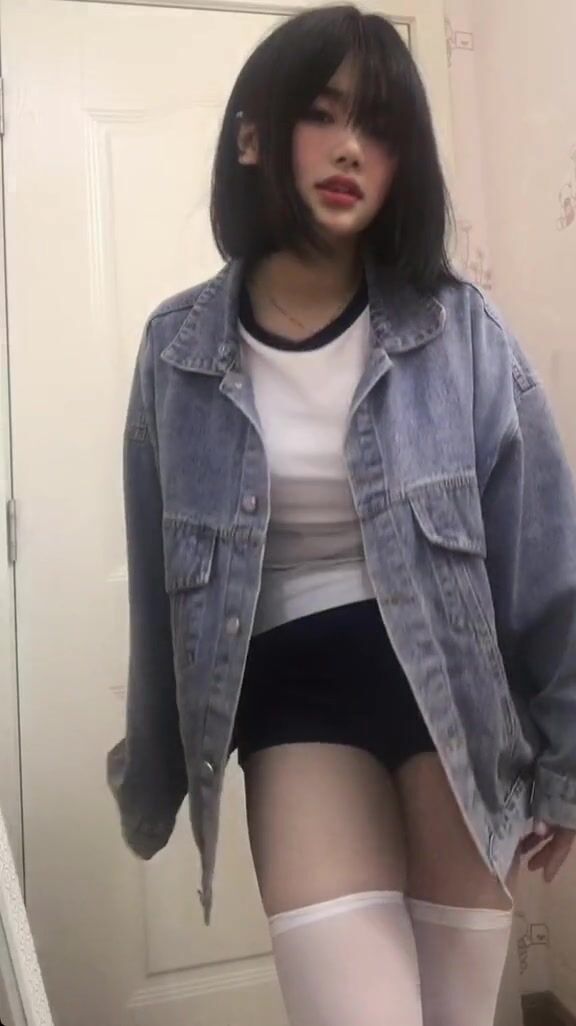 皮皮蝦網紅純欲女神【在下小羊】人前傲女，人後母狗，被金主包養定製私拍各種裸舞紫薇視頻207V (45)