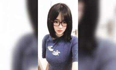 皮皮蝦網紅純欲女神【在下小羊】人前傲女，人後母狗，被金主包養定製私拍各種裸舞紫薇視頻207V (56)