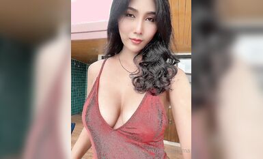 群狼求檔Onlyfans擼鐵美顏極品巨乳長腿反差御姐Pim可愛兔牙紅唇馬甲線不雅自拍視圖 (24)