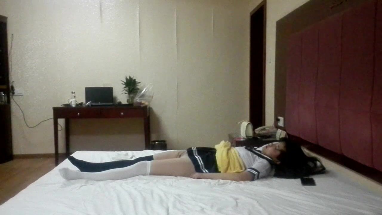 私房震撼首發售價200大洋新作 MJ大神道人爽迷重慶00後JK學生妹屁眼打力水1080P無私房水印原版 (4)