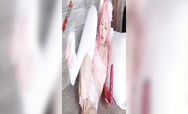 推特二次元小仙女紅人亞裔正妹迷人的貓老師收費私拍年齡不大玩得超級大膽各種道具雙洞齊開 (1)