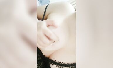 【百度雲泄密】22位露臉舉牌嫩妹 全方位了解妹子的顏值 身材 皮膚 (7)