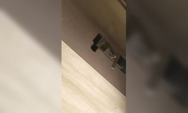 【極品稀缺 大開眼界】最新酒店門口偷拍性愛視頻流出 空姐女友+和表妹亂倫+同學炮友 性愛錄音附性愛視頻照片 (4)