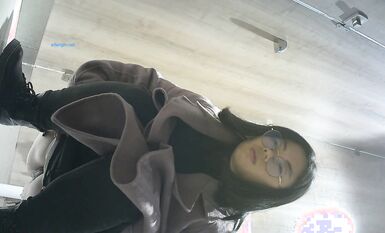 【精選廁拍】奶茶店全景偷拍多位漂亮的妹紙們2  (1)