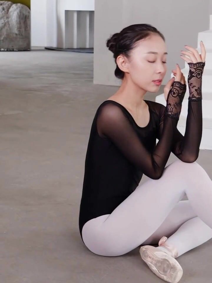 【黑客破解】台中18歲的舞蹈班學員黃嘉雯 各種私拍泄密流出 (3)