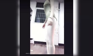 【黑客破解】台中18歲的舞蹈班學員黃嘉雯 各種私拍泄密流出 (6)