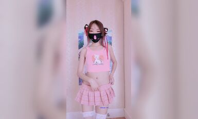 推特上著名抖音風福利姬可愛多是冰棍阿私拍各種潮流BGM活潑裸舞露臉母狗式紫薇 (13)