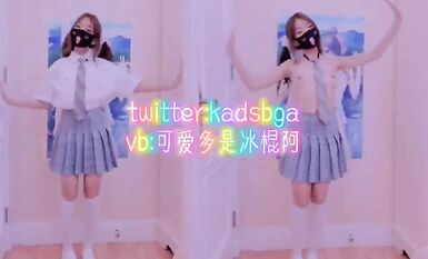 推特上著名抖音風福利姬可愛多是冰棍阿私拍各種潮流BGM活潑裸舞露臉母狗式紫薇 (23)