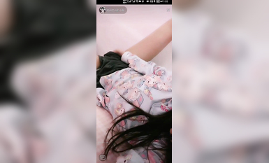 最新《瘋狂抖音》外篇之《抖音擦邊8》各種閃現走光刷邊 走私會議房給男友口愛 這期超精彩5.刺激 (5)