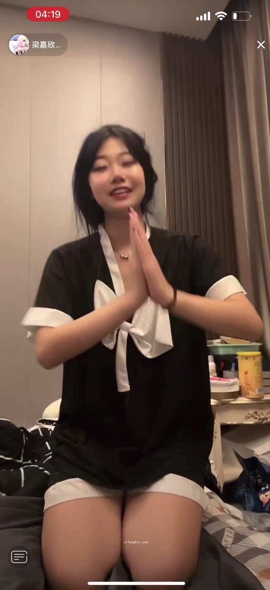 最新《瘋狂抖音》外篇之《抖音擦邊8》各種閃現走光刷邊 走私會議房給男友口愛 這期超精彩2.美女擦邊 (5)