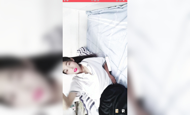 最新《瘋狂抖音》外篇之《抖音擦邊8》各種閃現走光刷邊 走私會議房給男友口愛 這期超精彩3.走光擦邊 (5)