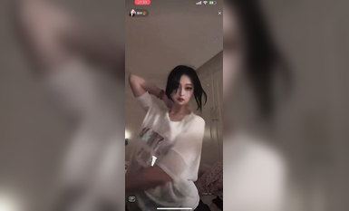 最新《瘋狂抖音》外篇之《抖音擦邊8》各種閃現走光刷邊 走私會議房給男友口愛 這期超精彩1-美女露點 (8)