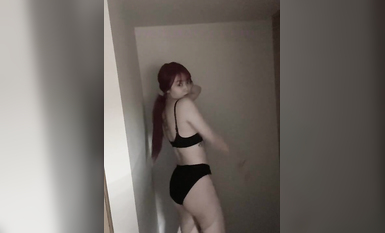 《台湾情侣泄密》高中小美女和男友之间的私密视讯被有人截获曝光 (1)