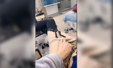 电报群大神『我的侄女叫小夕』乱伦性爱私拍 娇嫩侄女承受大屌的抽插内射 高清 (2)