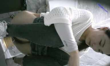 八月最新私房大神 隔牆有眼 原創廁拍 饅頭肥穴勾魂黑絲透明內褲 (4)