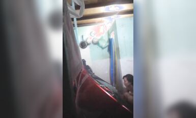 大眾澡堂民宅公寓出租房衛生間浴室各種極限操作現場實拍多位妹子洗香香基本都是亮點 (30)