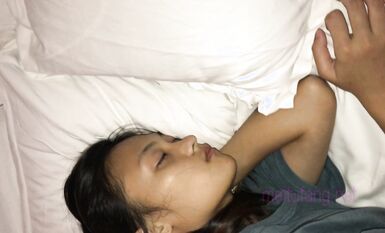 露臉才是王道！亞洲大學護理學系身材性感長腿學妹開房啪啪被干出血究竟是經血還是處女血由你來辯 (4)