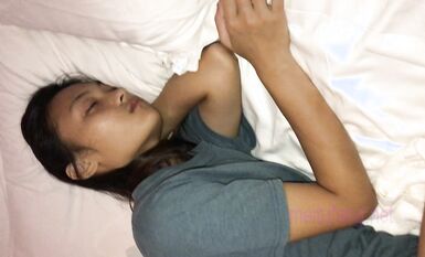 露臉才是王道！亞洲大學護理學系身材性感長腿學妹開房啪啪被干出血究竟是經血還是處女血由你來辯 (4)