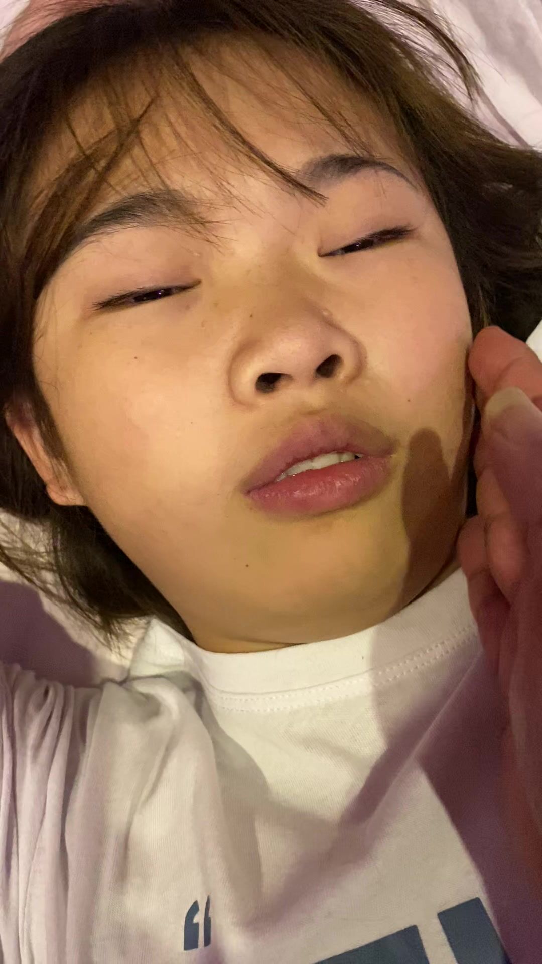 變態肥豬佬網撩涉世未深小美眉情趣酒店開房被下料捆綁死豬玩固定機位加手持無水原檔 (17)