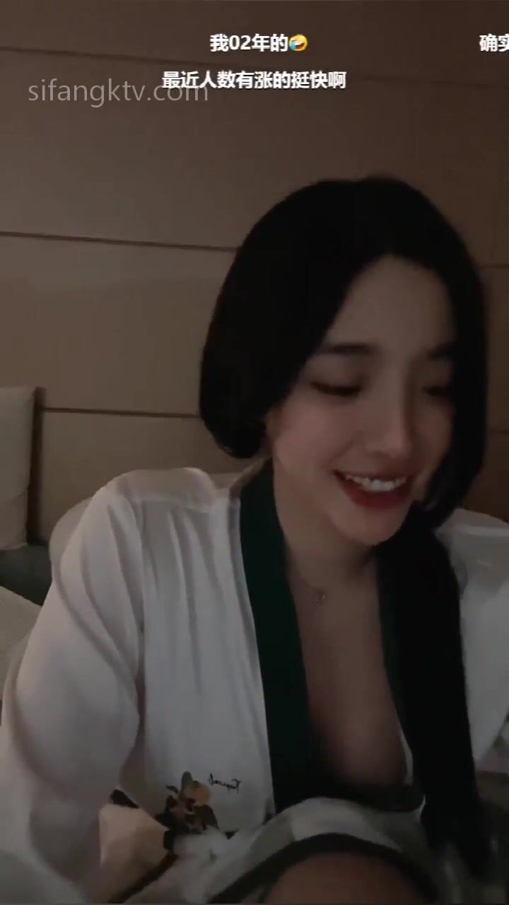 重磅 抖音直播技術性走光 熱舞 露底 美女雲集 (22)