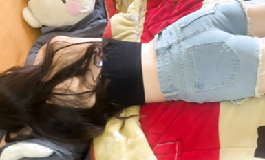 《嫩模私拍泄密》學院派系列！全是極品美乳長腿清純大學生美眉，換衣時被偸拍攝影師加錢對著大長腿擼射無水4K原版全套 合集（2）