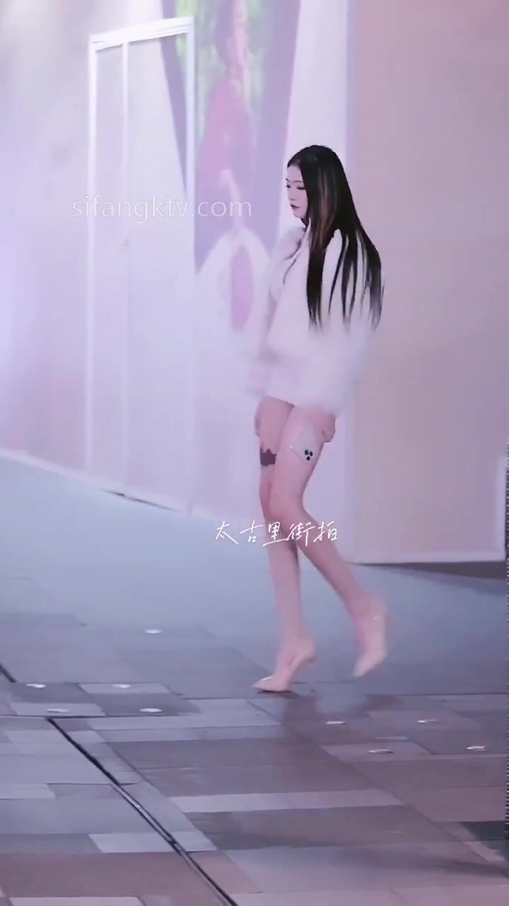 重磅 抖音直播技術性走光 熱舞 露底 美女雲集 (46)