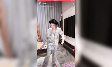 重磅 抖音直播技術性走光 熱舞 露底 美女雲集 (7)