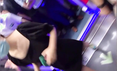 【極品稀缺 頂臀系列】頂包臀裙美女