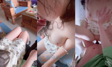 海角超頂亂倫大神【蘿莉小表妹】客廳里和表妹纏綿 香汗淋漓吸吮肉棒 完美粉嫩白虎陰戶 視覺極度上頭 夾莖榨射