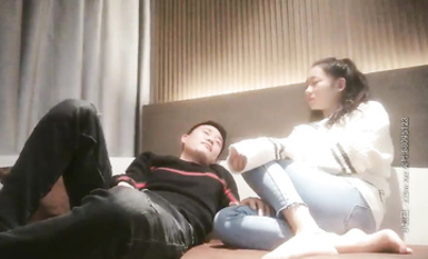 長腿御姐外圍，清純不失性感，長腿掰穴近距離拍攝口交大力猛操