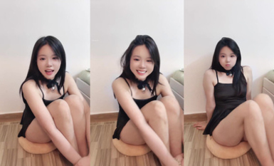 極品高顏值美女主播收費房直播，露臉白虎無毛道具自慰福利流出 (11)