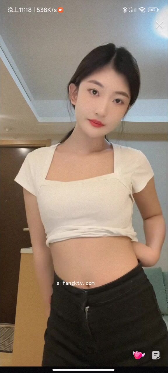 最新《瘋狂抖音》外篇之《抖音擦邊3》顏值主播直播各顯神通 閃現 走光露點 刷邊PK (228)