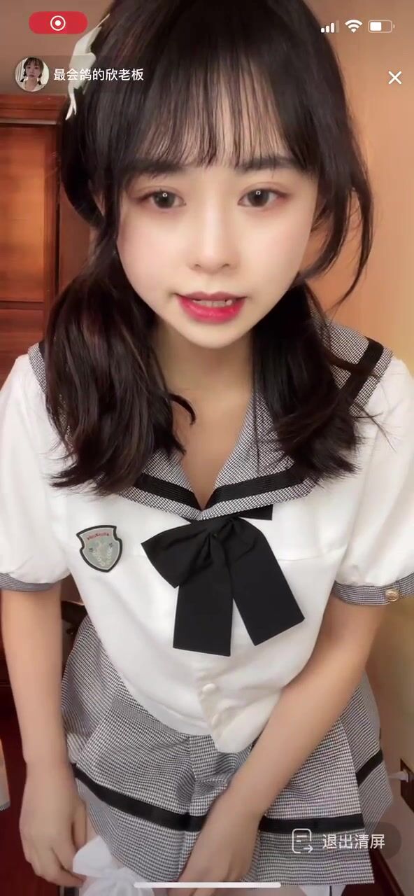 最新《瘋狂抖音》外篇之『三亞美女2』極品三亞外圍美女大秀身材 作死大尺度 摳B揉乳擠奶 (74)